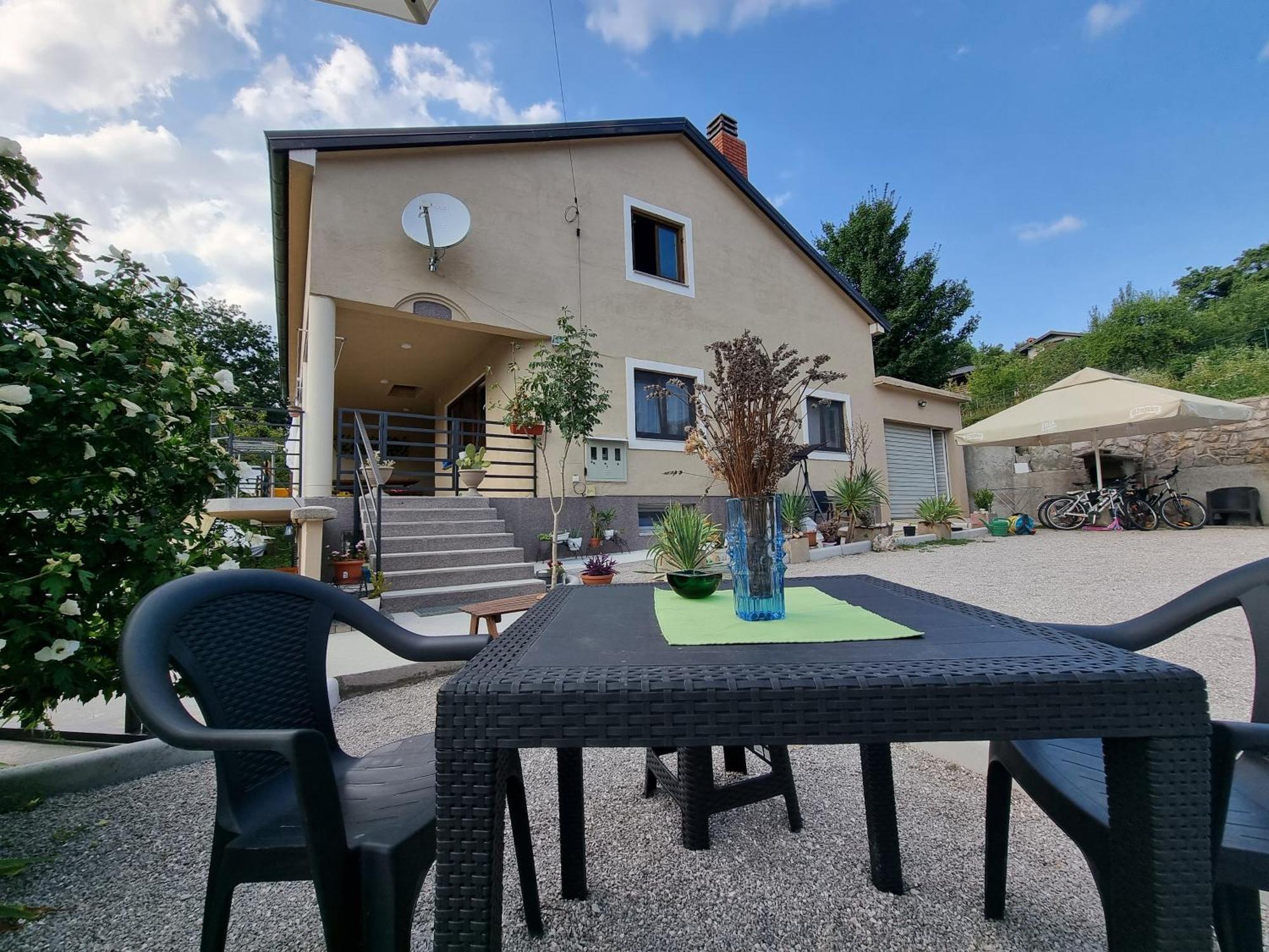 Haus Natura Jurdani Exterior photo